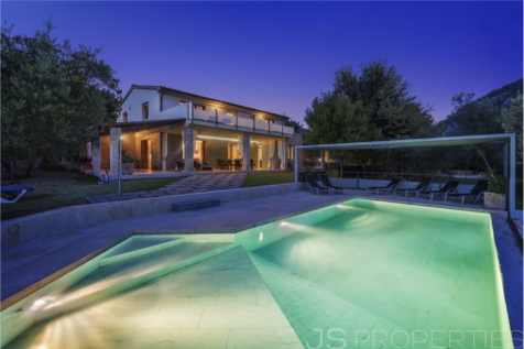 Stunning Villa Surrounded by nature offering a walking distance to Pollensa Old Town