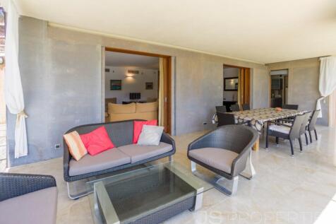 Stunning Villa Surrounded by nature offering a walking distance to Pollensa Old Town