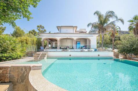 AMAZING VILLA FOR SALE WITH SEA VIEWS IN BONAIRE 