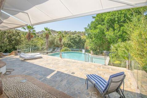AMAZING VILLA FOR SALE WITH SEA VIEWS IN BONAIRE 