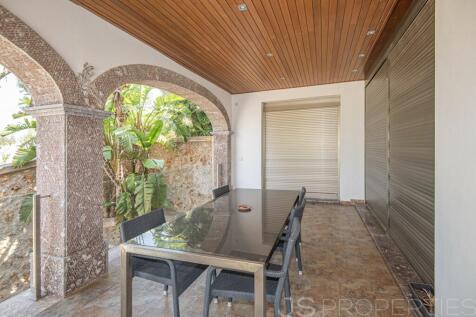AMAZING VILLA FOR SALE WITH SEA VIEWS IN BONAIRE 
