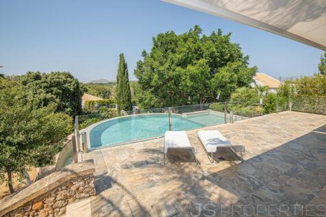AMAZING VILLA FOR SALE WITH SEA VIEWS IN BONAIRE 