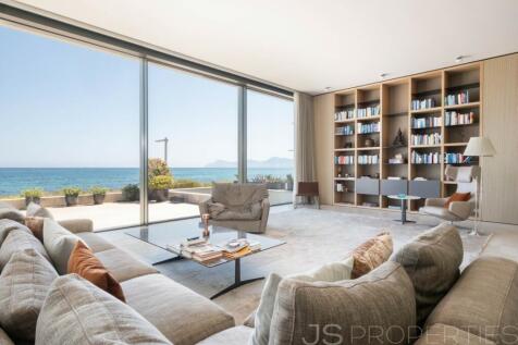 LUXURY AND UNIQUE FRONTLINE VILLA FOR SALE IN SON BAULO
