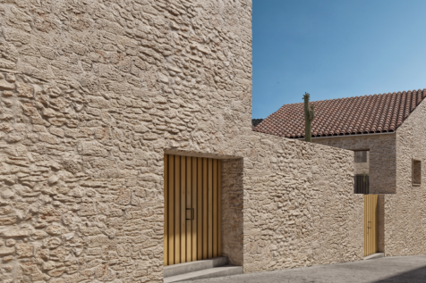 BEAUTIFULLY DESIGNED NEWLY BUILT TOWNHOUSE IN SINEU