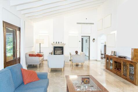 Stately home near Pollenca