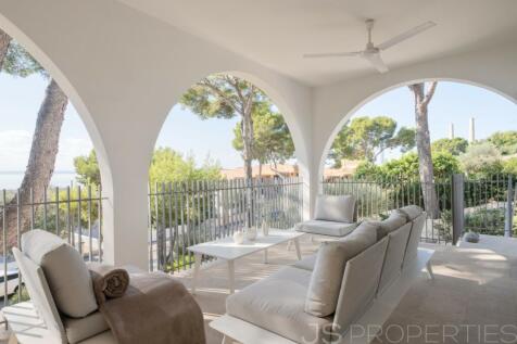 Villa for sale in Alcanada