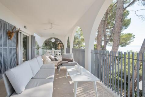 Villa for sale in Alcanada