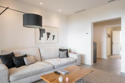 Villa for sale in Alcanada