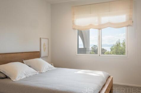 Villa for sale in Alcanada