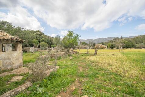 TRADITIONAL MALLORCAN HOUSE FOR SALE ON A PLOT OF 7700M2 WITH GREAT POTENTIAL 