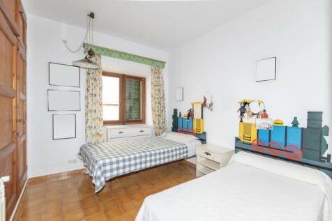 NICE TOWNHOUSE FOR SALE IN POLLENSA 