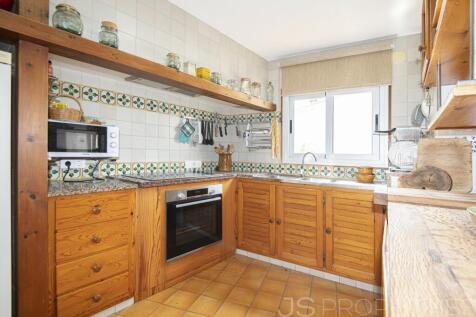 NICE TOWNHOUSE FOR SALE IN POLLENSA 