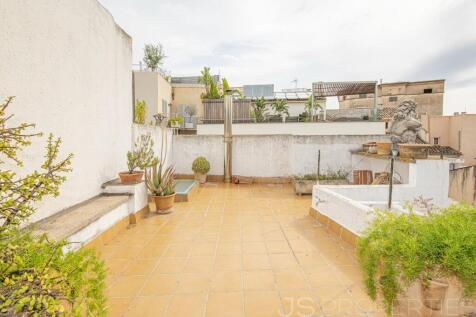NICE TOWNHOUSE FOR SALE IN POLLENSA 
