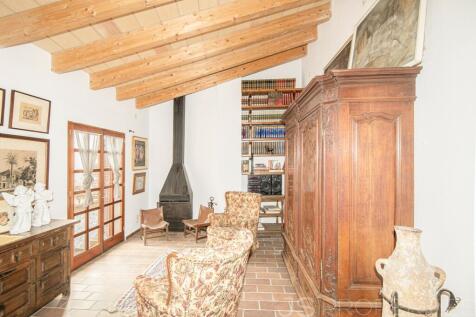 NICE TOWNHOUSE FOR SALE IN POLLENSA 