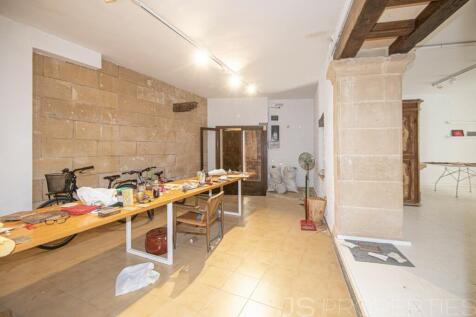 NICE TOWNHOUSE FOR SALE IN POLLENSA 