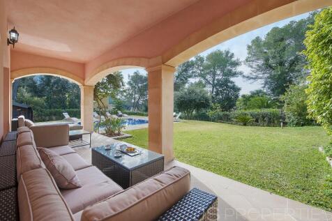 SPECTACULAR VILLA LOCATED NEAR POLLENSA WITH RENTAL LICENSE