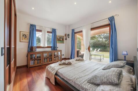 SPECTACULAR VILLA LOCATED NEAR POLLENSA WITH RENTAL LICENSE