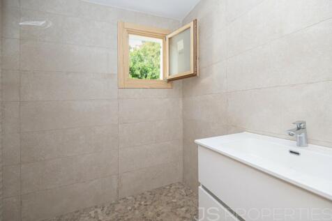 GROUNDFLOOR OF NEW CONSTRUCTION FOR SALE IN PORT DE POLLENCA