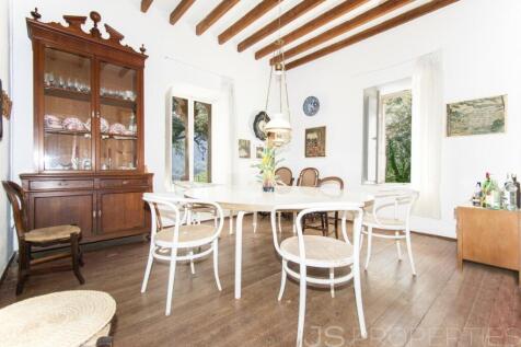 RARE, UNIQUE AND TRADITIONAL VILLA FOR SALE NEAR POLLENSA