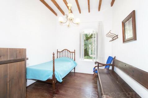 RARE, UNIQUE AND TRADITIONAL VILLA FOR SALE NEAR POLLENSA