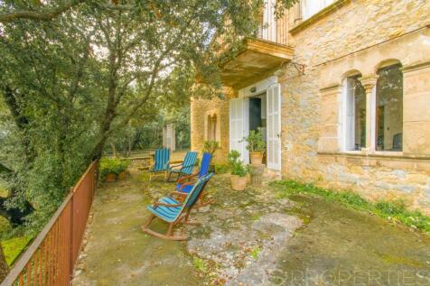 RARE, UNIQUE AND TRADITIONAL VILLA FOR SALE NEAR POLLENSA