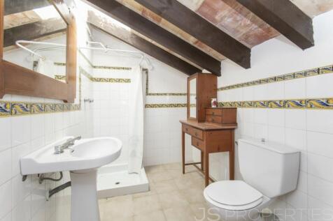 RARE, UNIQUE AND TRADITIONAL VILLA FOR SALE NEAR POLLENSA