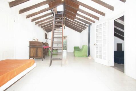 RARE, UNIQUE AND TRADITIONAL VILLA FOR SALE NEAR POLLENSA