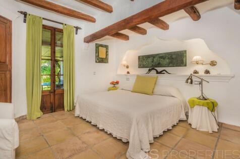 BEAUTIFUL COUNTRY VILLA IN IDEAL LOCATION CLOSE TO POLLENSA