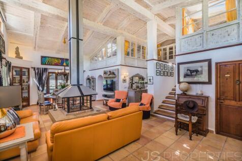 BEAUTIFUL COUNTRY VILLA IN IDEAL LOCATION CLOSE TO POLLENSA