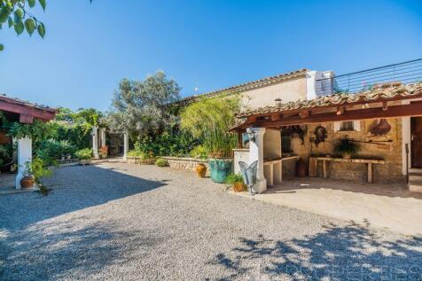 BEAUTIFUL COUNTRY VILLA IN IDEAL LOCATION CLOSE TO POLLENSA