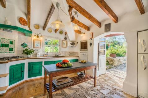 BEAUTIFUL COUNTRY VILLA IN IDEAL LOCATION CLOSE TO POLLENSA