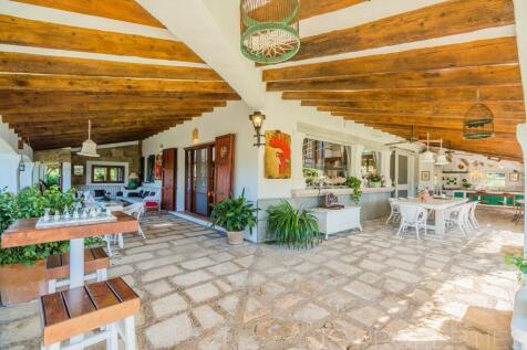BEAUTIFUL COUNTRY VILLA IN IDEAL LOCATION CLOSE TO POLLENSA