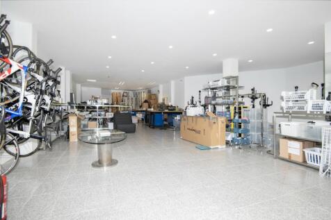 TWO COMMERCIAL PREMISSES FOR SALE IN PUERTO POLLENSA