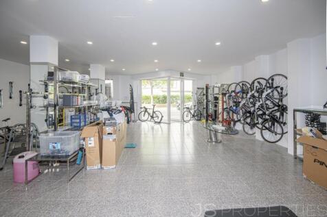 TWO COMMERCIAL PREMISSES FOR SALE IN PUERTO POLLENSA