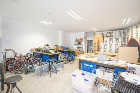 TWO COMMERCIAL PREMISSES FOR SALE IN PUERTO POLLENSA