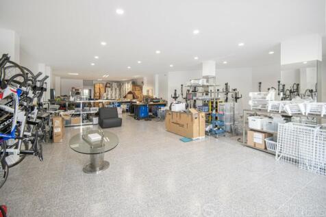 TWO COMMERCIAL PREMISSES FOR SALE IN PUERTO POLLENSA