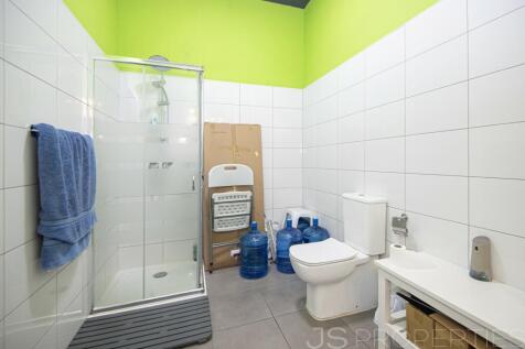 TWO COMMERCIAL PREMISSES FOR SALE IN PUERTO POLLENSA