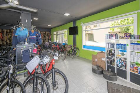 TWO COMMERCIAL PREMISSES FOR SALE IN PUERTO POLLENSA