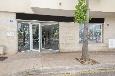 TWO COMMERCIAL PREMISSES FOR SALE IN PUERTO POLLENSA