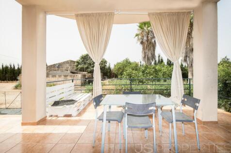 VILLA FOR SALE IN THE COUNTRYSIDE 