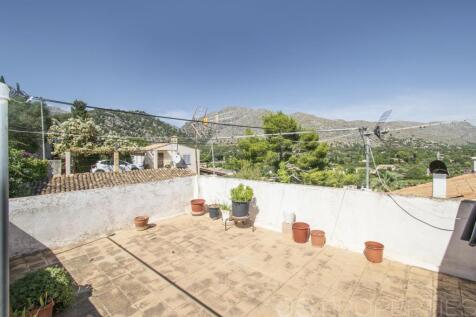 TRADITIONAL VILLAGE HOUSE FOR SALE IN POLLENSA 