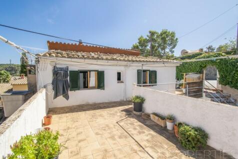 TRADITIONAL VILLAGE HOUSE FOR SALE IN POLLENSA 