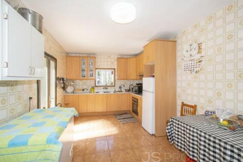 TRADITIONAL VILLAGE HOUSE FOR SALE IN POLLENSA 