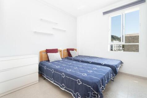 BLOCK OF APARTMENTS AND COMMERCIAL PREMISES IN PUERTO POLLENSA