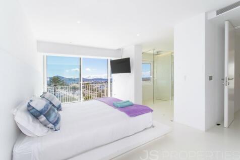 RENOVATED MODERN FRONT LINE APARTMENT FOR SALE WITH UNOBSTRUCTED VIEWS OF THE SEA
