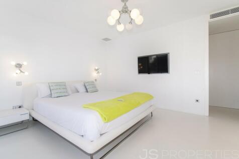 RENOVATED MODERN FRONT LINE APARTMENT FOR SALE WITH UNOBSTRUCTED VIEWS OF THE SEA