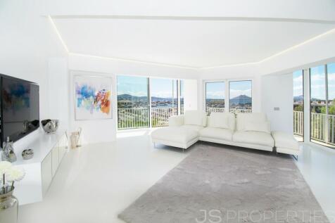 RENOVATED MODERN FRONT LINE APARTMENT FOR SALE WITH UNOBSTRUCTED VIEWS OF THE SEA