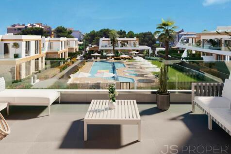 NEW LUXURY VILLA IN STUNNING LOCATION CLOSE TO BEACH FOR SALE