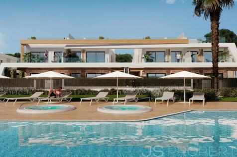 NEW LUXURY VILLA IN STUNNING LOCATION CLOSE TO BEACH FOR SALE