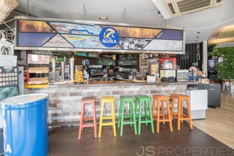 COMMERCIAL PREMISSES FOR SALE IN THE CENTER OF PUERTO POLLENSA
